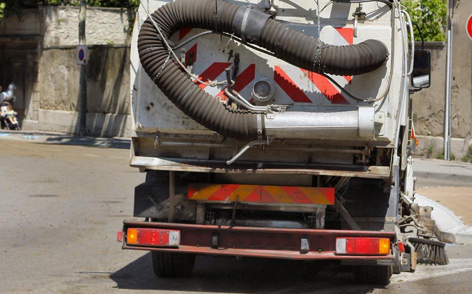 camion pompage assainissement Paris 2
